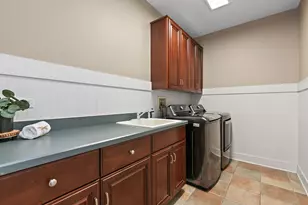 40W017 Carl Sandburg Rd, Saint Charles, IL 60175 - Photo 18