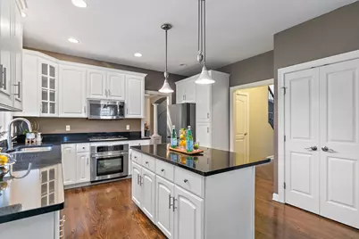 40W017 Carl Sandburg Road, Saint Charles, IL 60175 - Photo 10