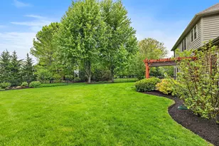40W017 Carl Sandburg Rd, Saint Charles, IL 60175 - Photo 36