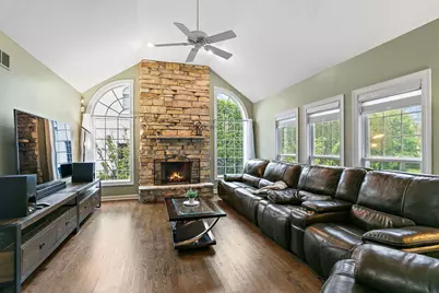 40W017 Carl Sandburg Road, Saint Charles, IL 60175 - Photo 12