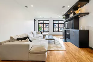 560 W Fulton St, Chicago, IL 60661 - Photo 2