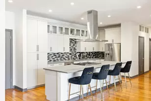 560 W Fulton St, Chicago, IL 60661 - Photo 4