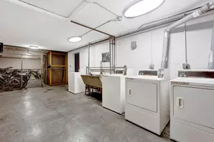 235 W Eugenie St, Chicago, IL 60614 - Photo 8