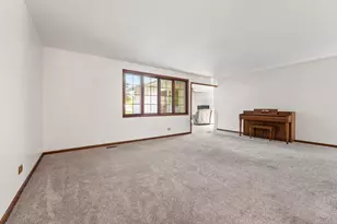 1049 Martingale Dr, Bartlett, IL 60103 - Photo 8