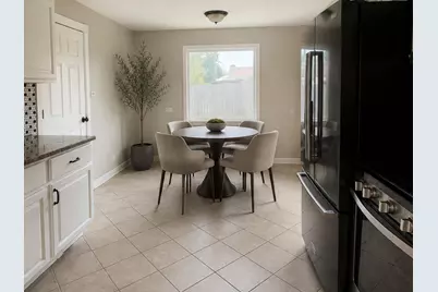 9405 S 76th Court, Hickory Hills, IL 60457 - Photo 10