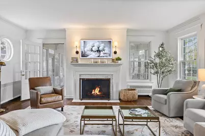 605 N Chestnut Avenue, Arlington Heights, IL 60004 - Photo 2