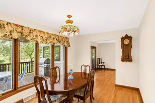 41W067 Colson Dr, Saint Charles, IL 60175 - Photo 6