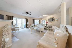 8300 Concord Dr, Morton Grove, IL 60053 - Photo 10