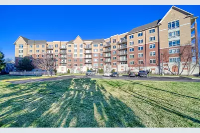 8300 Concord Drive #211, Morton Grove, IL 60053 - Photo 2