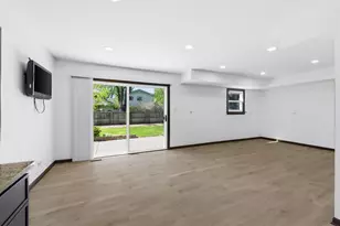 1117 E Kitson Dr, Palatine, IL 60074 - Photo 10