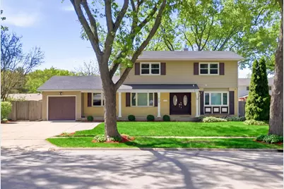 1117 E Kitson Drive, Palatine, IL 60074 - Photo 2