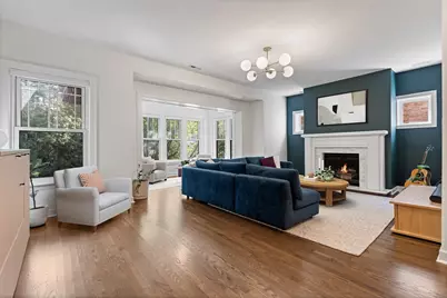 922 W Carmen Avenue #3W, Chicago, IL 60640 - Photo 2