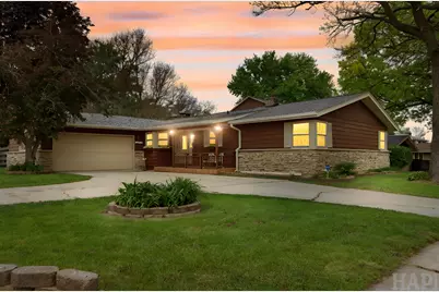 106 Sherwood Drive, Cary, IL 60013 - Photo 1