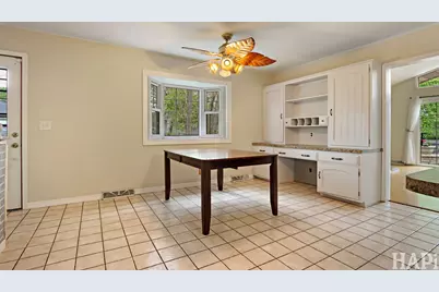 106 Sherwood Drive, Cary, IL 60013 - Photo 8
