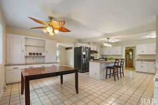 106 Sherwood Dr, Cary, IL 60013 - Photo 6