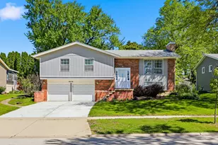 404 Milford Ct, Schaumburg, IL 60193 - Photo 1