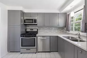 404 Milford Ct, Schaumburg, IL 60193 - Photo 8