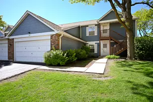 363 Pembroke Ln, Glen Ellyn, IL 60137 - Photo 2