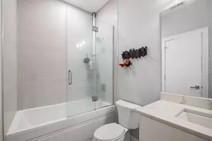 1317 N Larrabee St, Chicago, IL 60610 - Photo 24