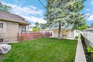 9111 S Kingston Ave, Chicago, IL 60617 - Photo 20