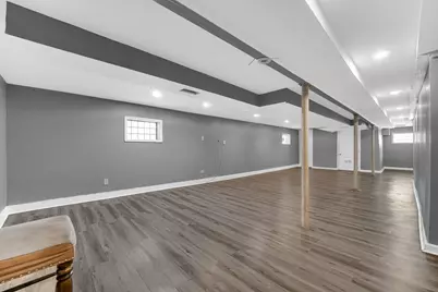 9111 S Kingston Avenue, Chicago, IL 60617 - Photo 16
