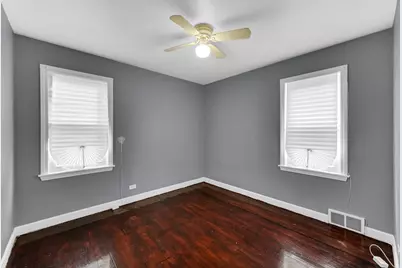 9111 S Kingston Avenue, Chicago, IL 60617 - Photo 12