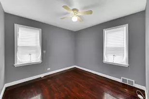 9111 S Kingston Ave, Chicago, IL 60617 - Photo 12