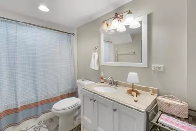5638 W Carmen Avenue, Chicago, IL 60630 - Photo 8