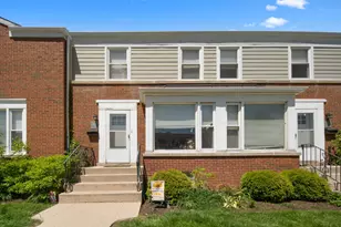 5638 W Carmen Ave, Chicago, IL 60630 - Photo 2