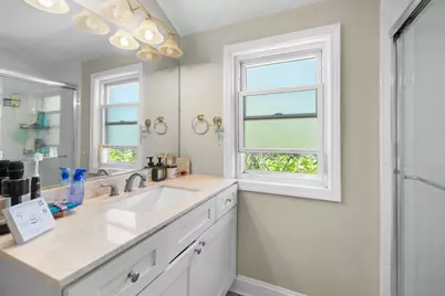 5638 W Carmen Avenue, Chicago, IL 60630 - Photo 10