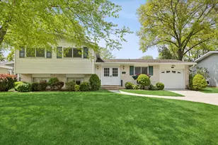 2406 N Lafayette St, Arlington Heights, IL 60004 - Photo 1