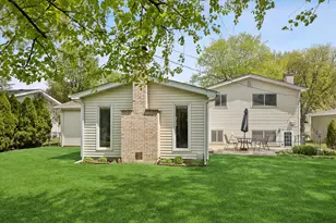 2406 N Lafayette St, Arlington Heights, IL 60004 - Photo 16