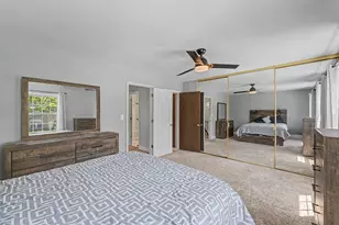 102 Bright Oaks Cir, Cary, IL 60013 - Photo 8