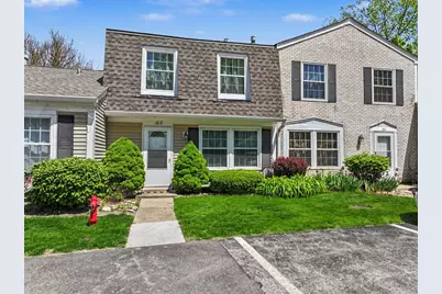 102 Bright Oaks Circle #102, Cary, IL 60013 - Photo 1