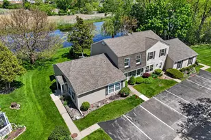 102 Bright Oaks Cir, Cary, IL 60013 - Photo 14