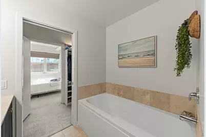 873 N Larrabee Street #202, Chicago, IL 60610 - Photo 14