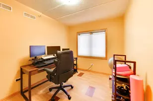1327 Brown St, Des Plaines, IL 60016 - Photo 12
