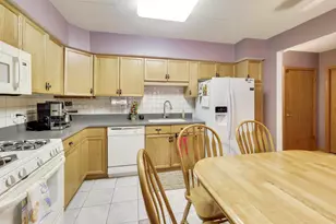 1327 Brown St, Des Plaines, IL 60016 - Photo 6