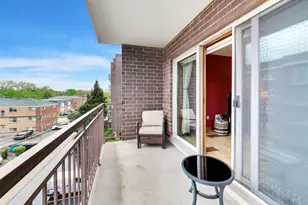 1327 Brown St, Des Plaines, IL 60016 - Photo 18