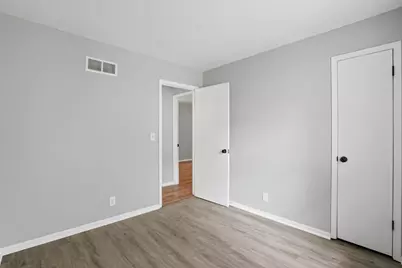 2603 W 55th Street, Davenport, IA 52806 - Photo 8
