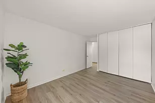 5821 Oakwood Dr, Lisle, IL 60532 - Photo 16