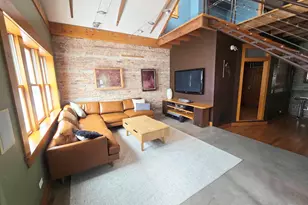 1734 W Beach Ave, Chicago, IL 60612 - Photo 4