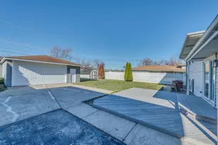 19116 Sherman St, Lansing, IL 60438 - Photo 18
