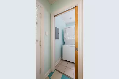 7900 Karlov Avenue, Skokie, IL 60076 - Photo 14