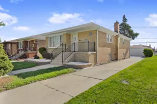 565 Oglesby Ave, Calumet City, IL 60409 - Photo 2