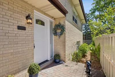 827 N Douglas Avenue, Arlington Heights, IL 60004 - Photo 2
