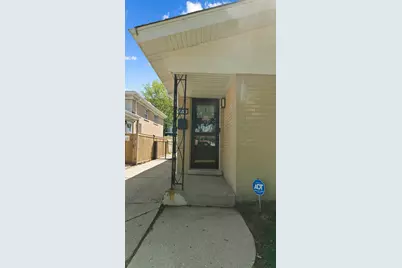 9517 Lavergne Avenue, Skokie, IL 60077 - Photo 2