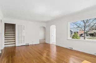 142 S Fremont St, Palatine, IL 60067 - Photo 4