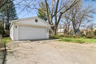 142 S Fremont St, Palatine, IL 60067 - Photo 16