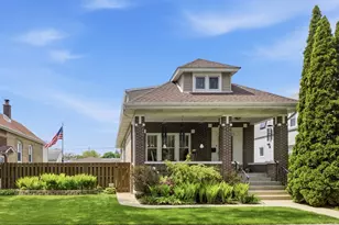 5320 N Lovejoy Ave, Chicago, IL 60630 - Photo 1
